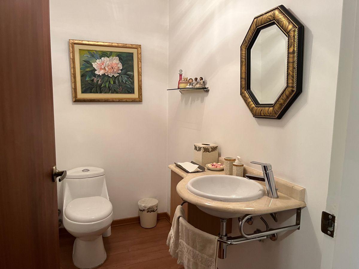 Sector Hotel Quito Departamento de Venta 261 m² — imagen 5