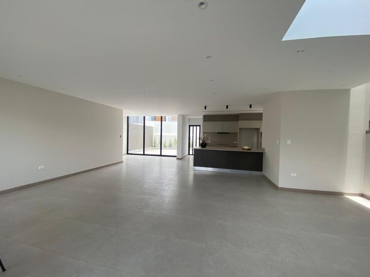 Casa de 285 m² con 3 Dorm. en Venta en Cumbayá — imagen 3