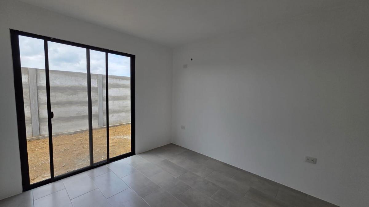 Casa en Venta, Urbanizacion Villa Blanca, Johr, Guayas — imagen 10