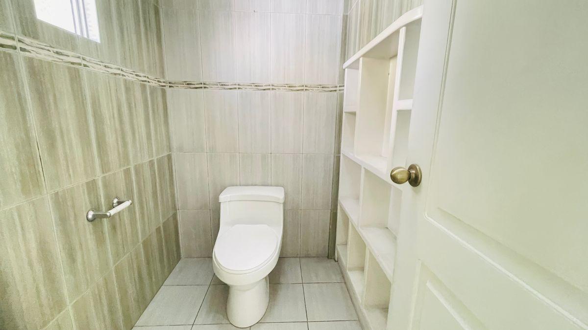 Casa de 223 m² con 4 Dorm. en Venta en Santa Lucía Quito — imagen 7