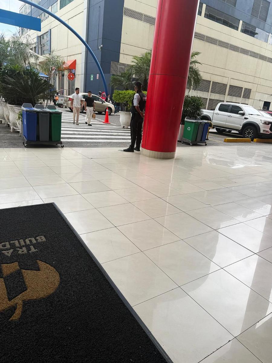 Oficina 2do Piso en Edificio Trade Building Amoblado con Inquilino, Guayas — imagen 10