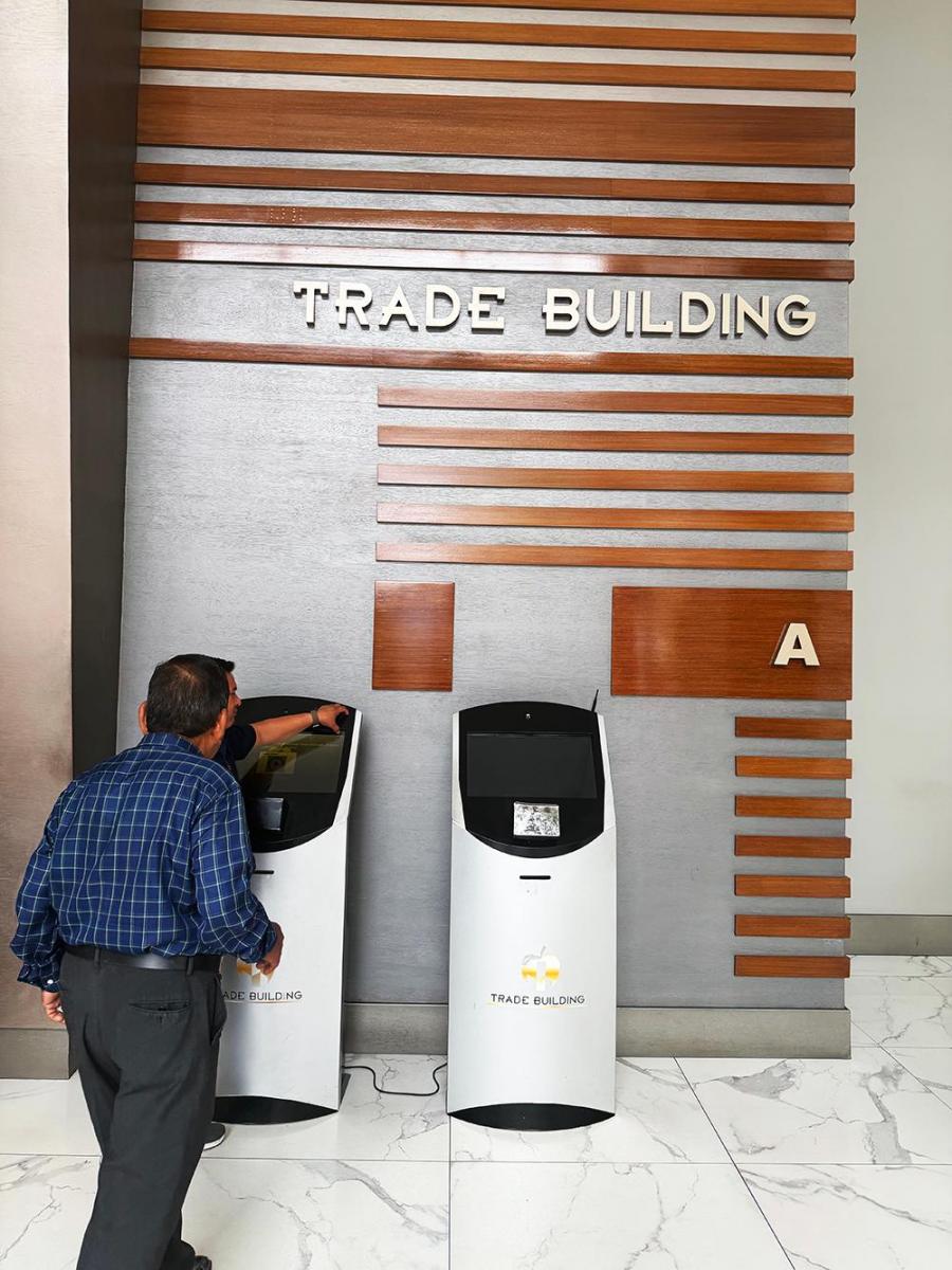 Oficina 2do Piso en Edificio Trade Building Amoblado con Inquilino, Guayas — imagen 8