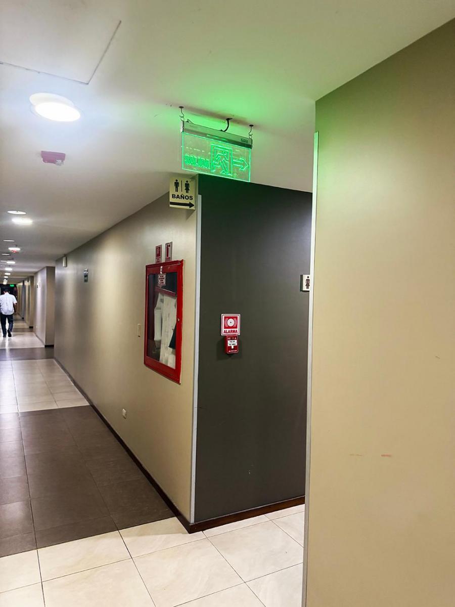 Oficina 2do Piso en Edificio Trade Building Amoblado con Inquilino, Guayas — imagen 6