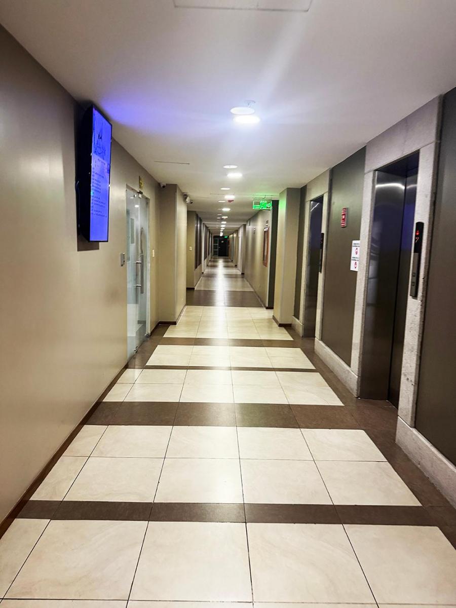 Oficina 2do Piso en Edificio Trade Building Amoblado con Inquilino, Guayas — imagen 4