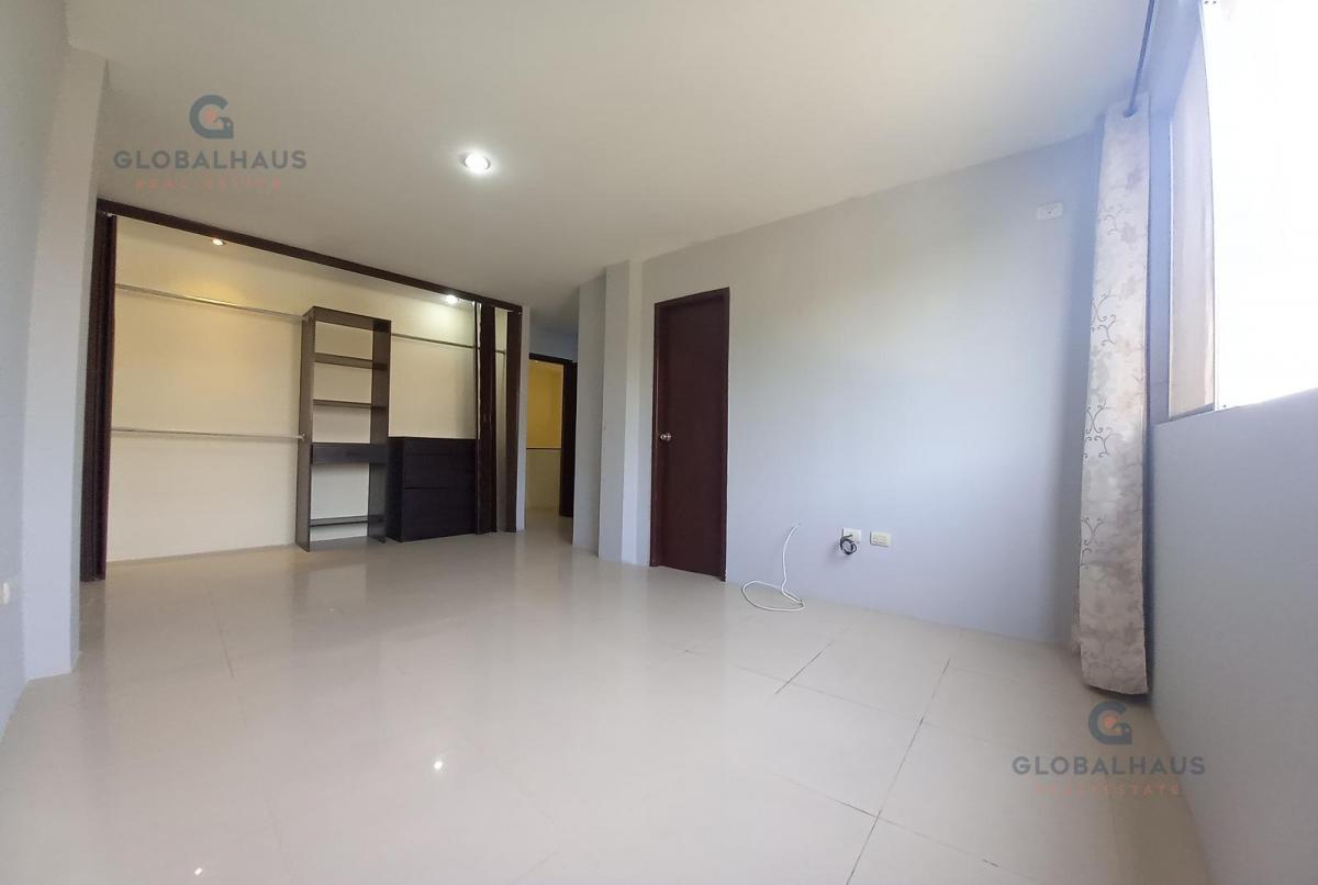Casa en Venta con 3 Habitaciones en Villa Club. J. m. Guayas — imagen 3