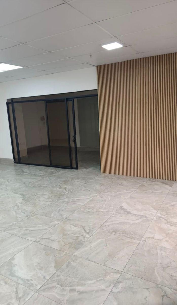 Vendo Oficina en Edificio Corporativo Sector Swiss Hotel — imagen 9