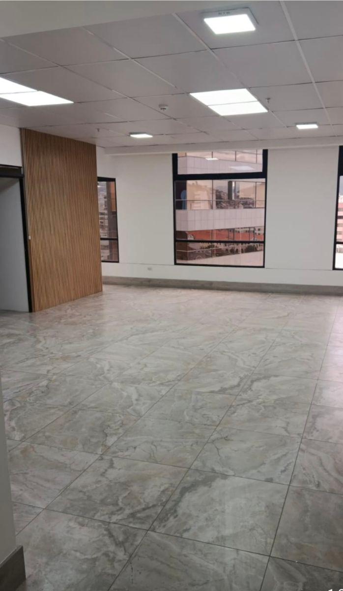 Vendo Oficina en Edificio Corporativo Sector Swiss Hotel — imagen 7