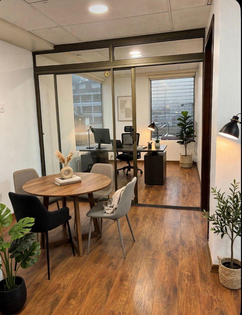 Oficina Comercial de 53 m² en Venta en La Amazonas con Vista Sector Centro Norte — imagen 9
