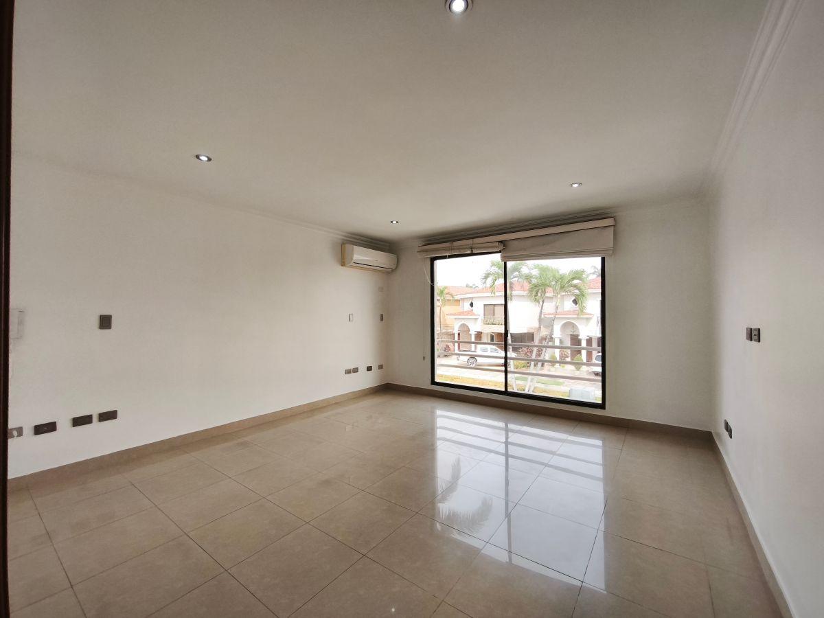 Casa en Venta, Km 3 Via a Samborondon Sector del Liceo Panamericano, Cerca de La Uess, Guayas — imagen 4