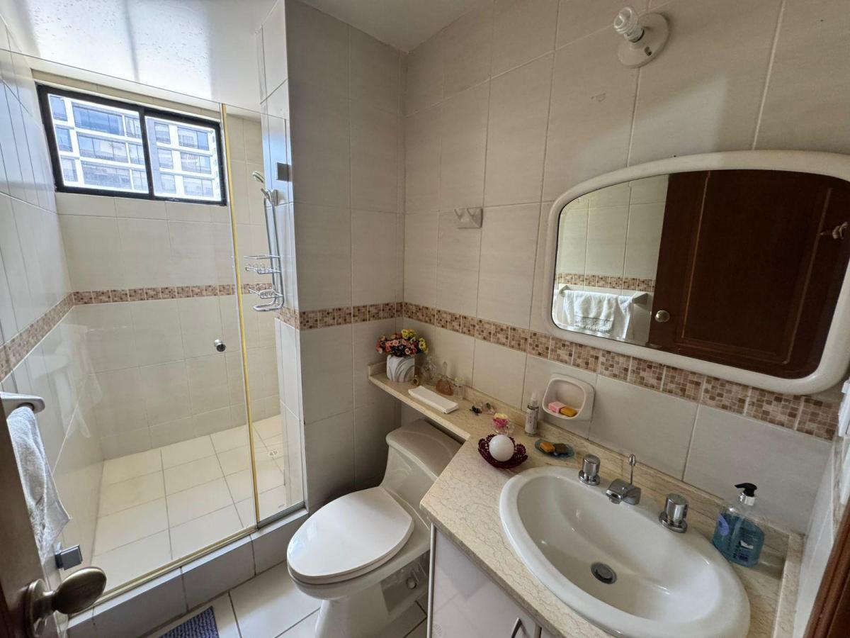 Departamento Tres Dorm. en Venta en La Carolina — imagen 4
