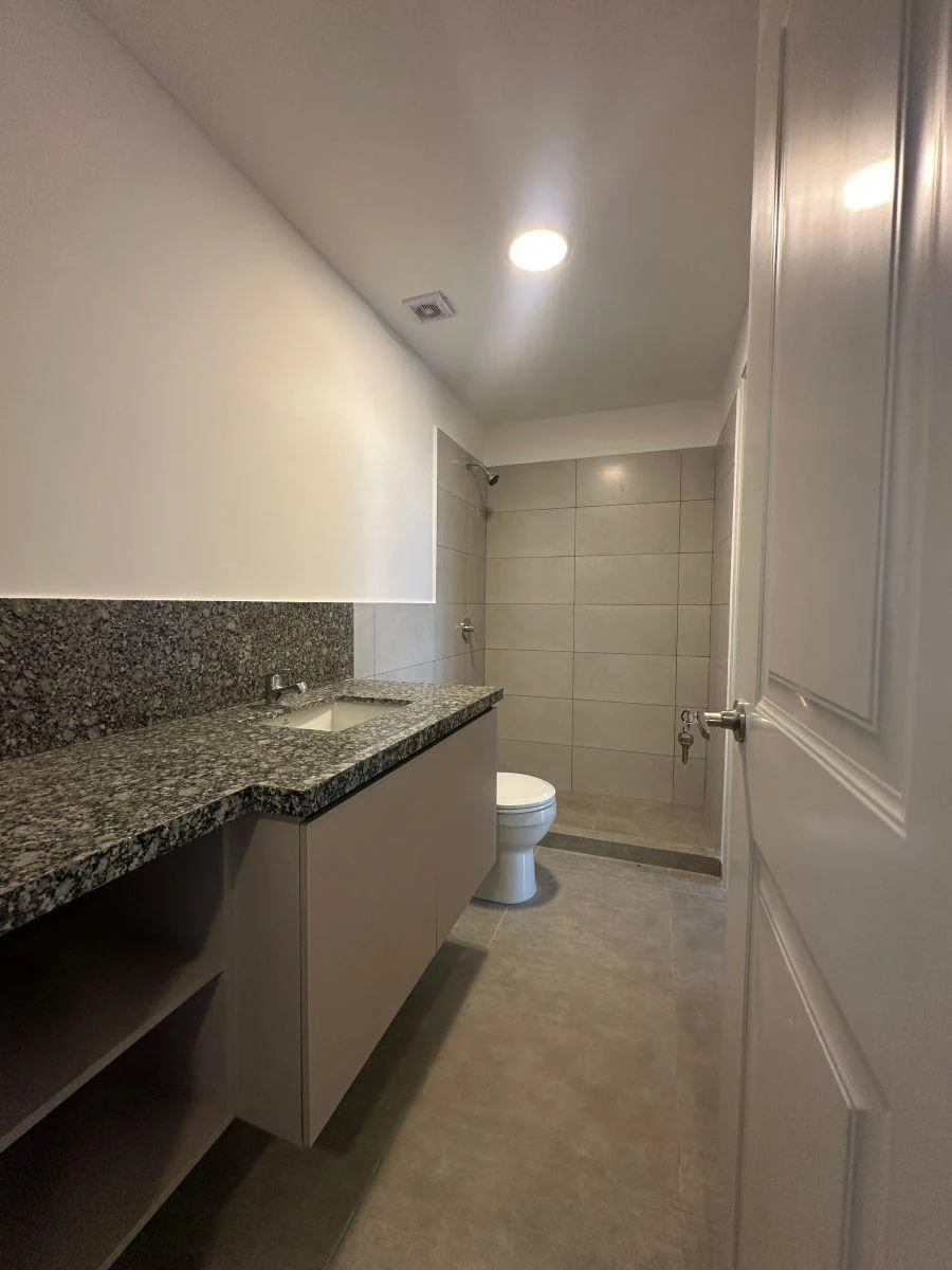 En Venta Suite en Samborondon Km 9.5 Urbanización Jardines del Buijo, Guayas — imagen 7