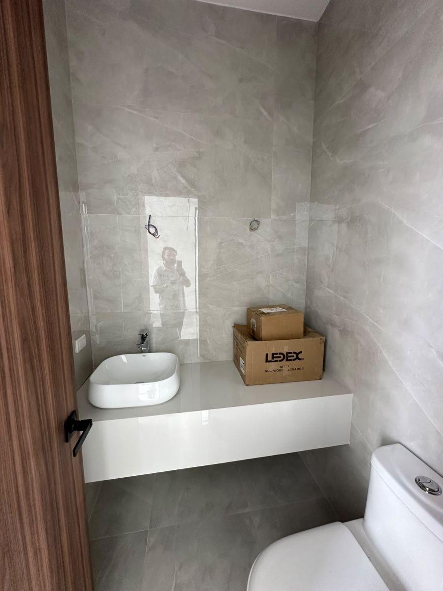 Casa de Estreno de Venta Isla Celeste Samborondon 4 Dorm., Guayas — imagen 4