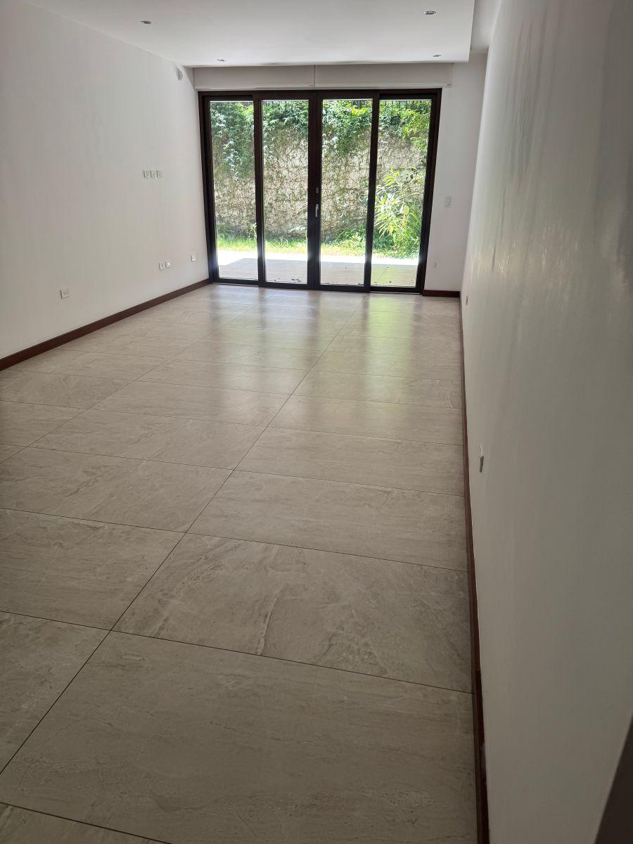 Departamento con Jardin Cerca a Intervalles — imagen 4