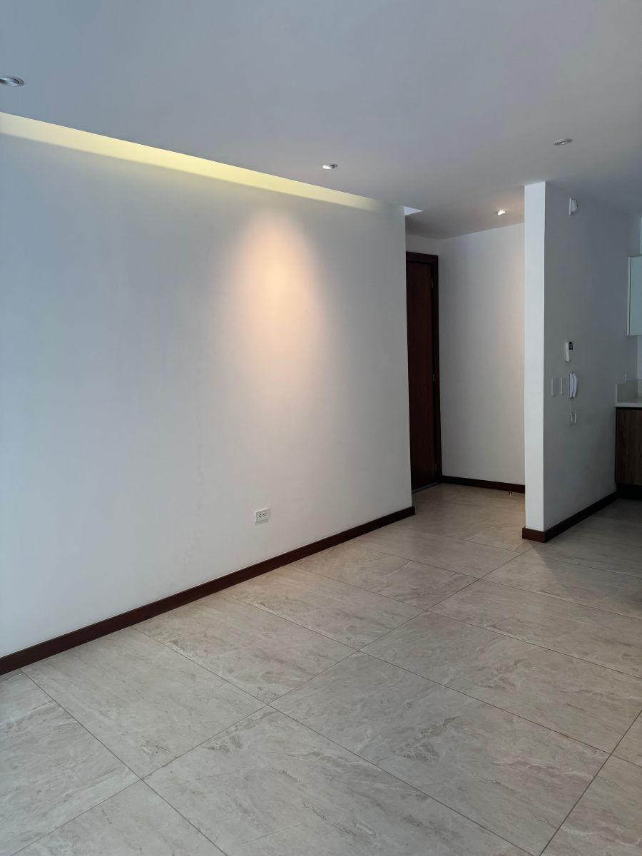 Departamento con Jardin Cerca a Intervalles — imagen 3
