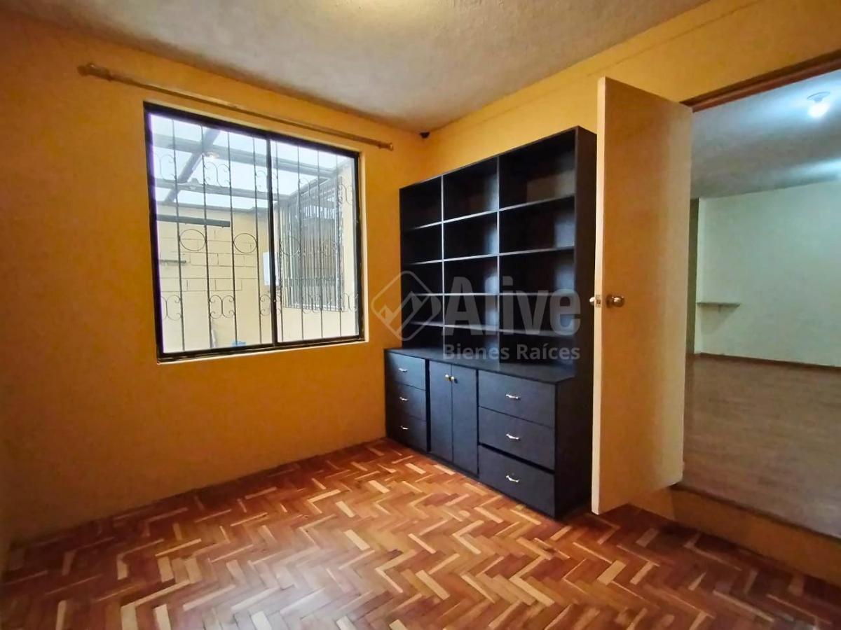 Casa Independiente de Venta en Pusuquí — imagen 3