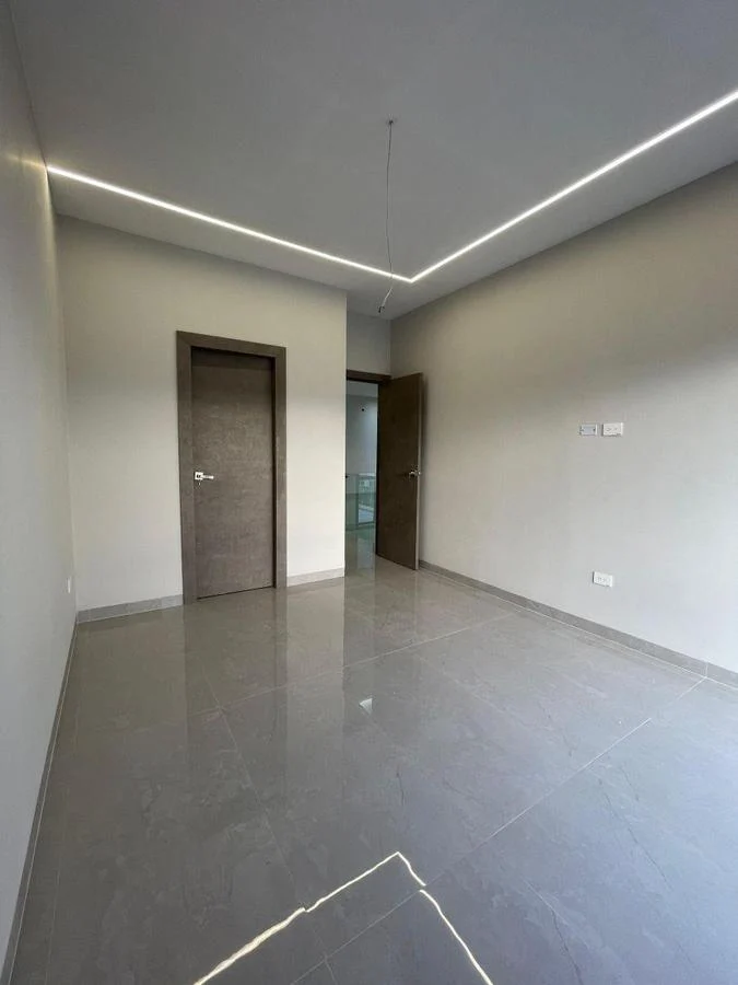 Vendo Casa de Estreno en Urb. El Condado Vicollinci, Guayas — imagen 7
