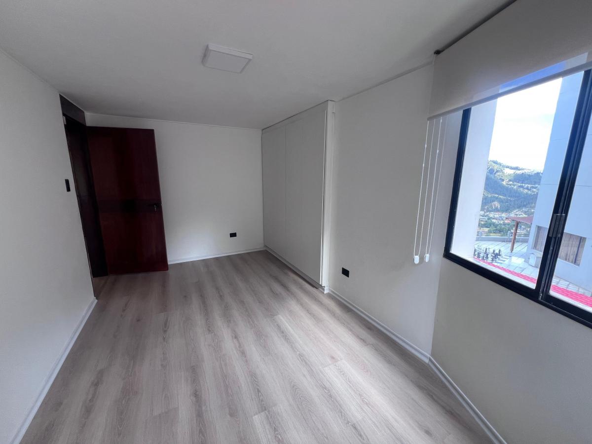 Departamento Remodelado 3 Dorm. Sector Gonzalez Suarez — imagen 3