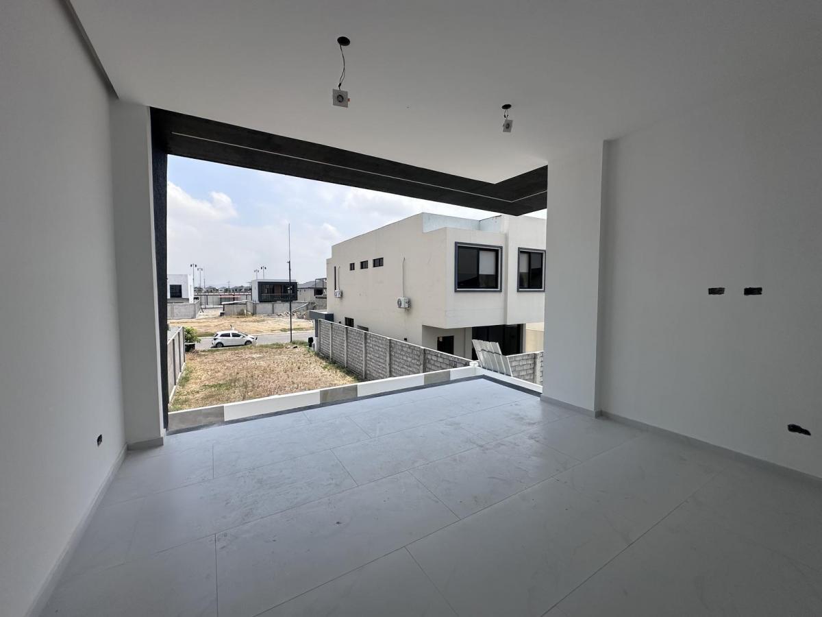 Venta de Casa en Ciudad Celeste, Isla Celeste Ad, Guayas — imagen 3