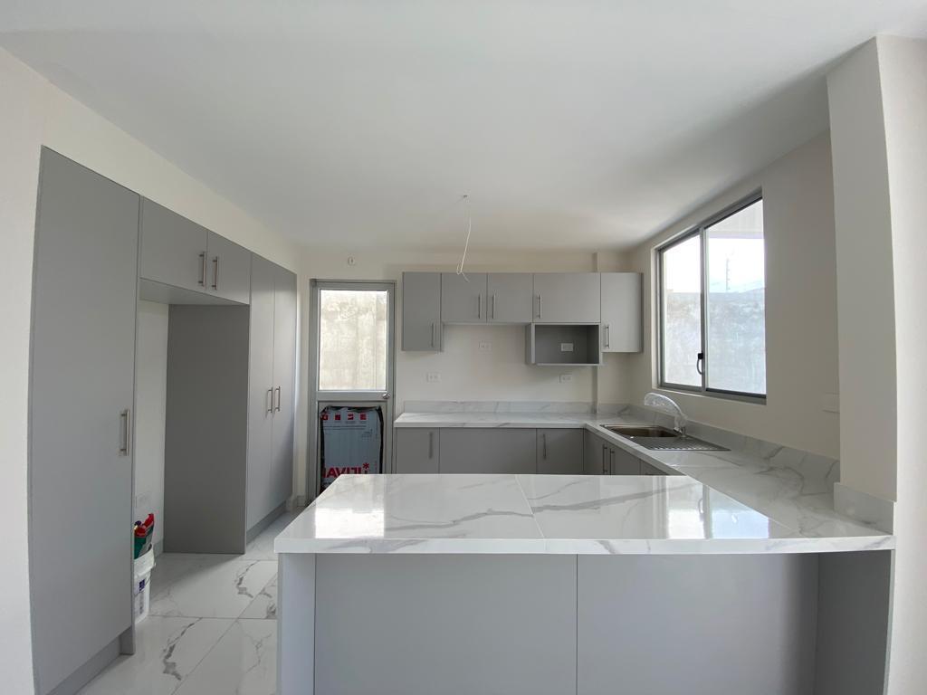 Hermosa Casa en Venta de Estreno Millenium Village/casa Laguna - Amparo Marín, Guayas — imagen 9