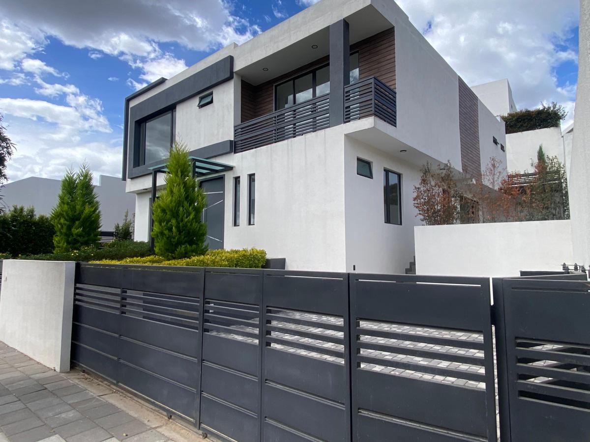 Casa en Venta, Independiente, Urbanización Privada en Puembo Piscina Canchas y Seguridad 24/7 — imagen 10