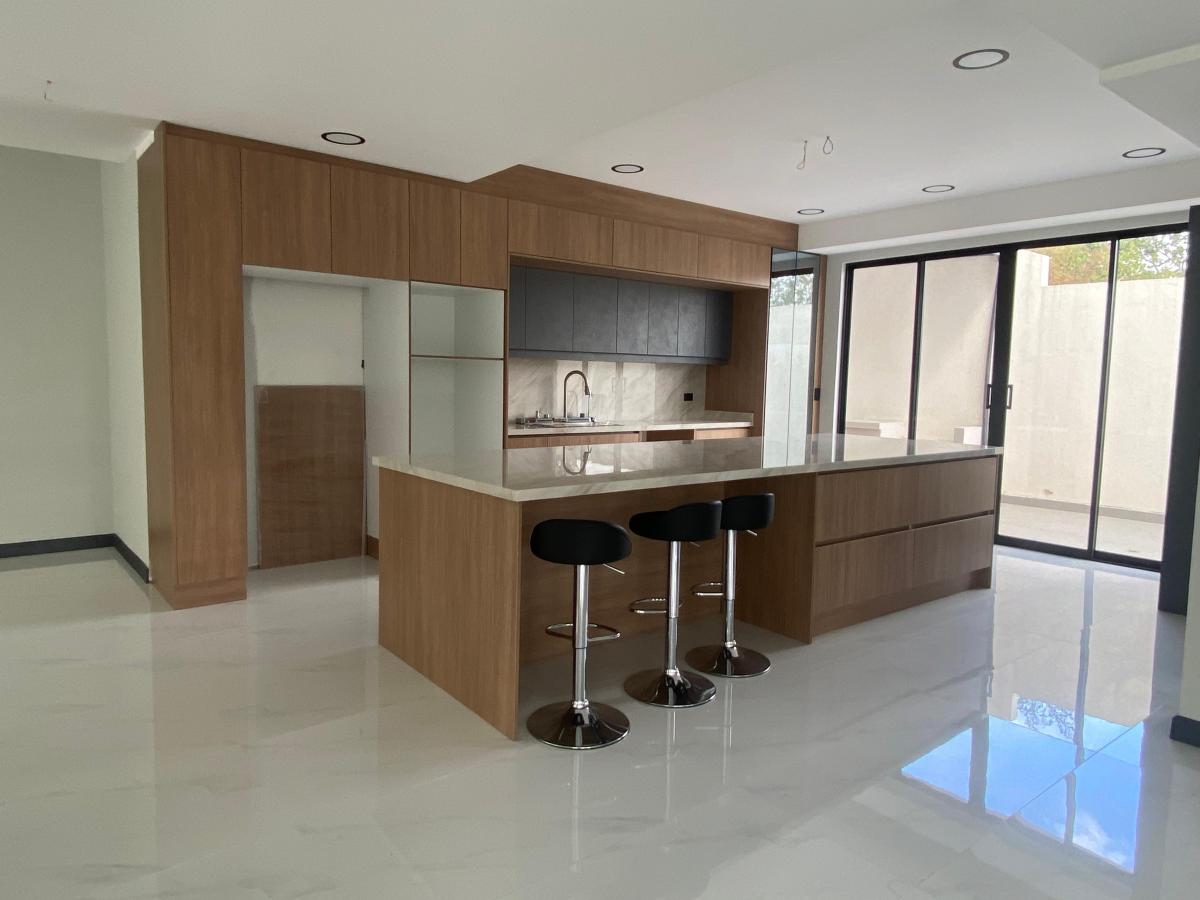 Casa en Venta, Independiente, Urbanización Privada en Puembo Piscina Canchas y Seguridad 24/7 — imagen 8