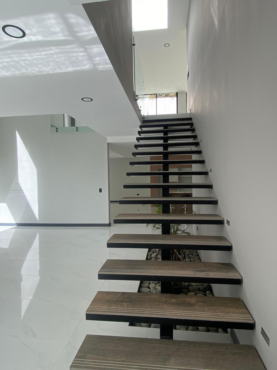 Casa en Venta, Independiente, Urbanización Privada en Puembo Piscina Canchas y Seguridad 24/7 — imagen 5