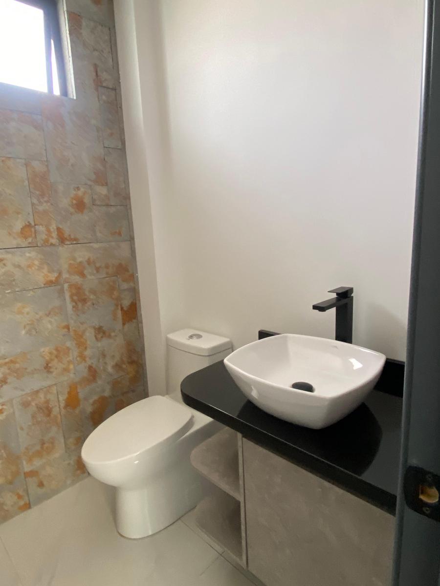 Casa en Venta, Independiente, Urbanización Privada en Puembo Piscina Canchas y Seguridad 24/7 — imagen 3