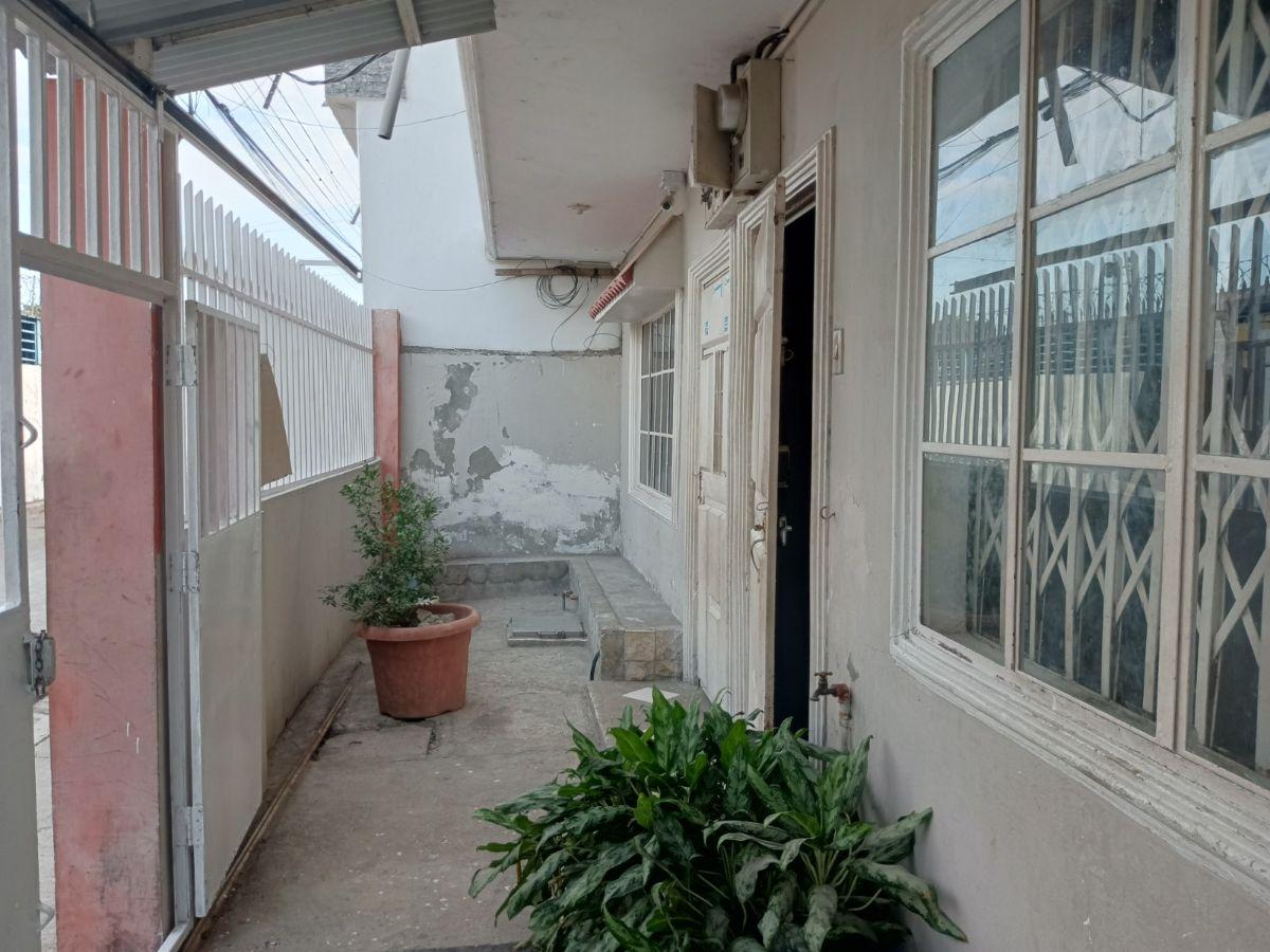 Casa Rentera con 3 Departamentos en Guasmo Sur Area con Cerramiento, Guayas — imagen 7