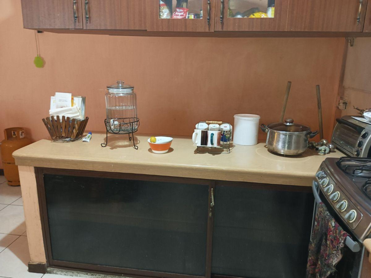 Casa Rentera con 3 Departamentos en Guasmo Sur Area con Cerramiento, Guayas — imagen 6