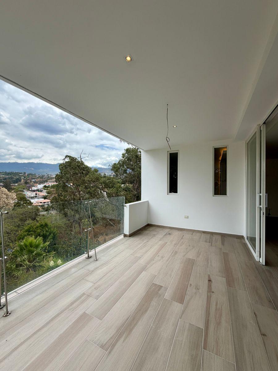 Departamento de 3 Habitaciones con Balcón - en Venta - Cumbayá - 146 m² — imagen 7