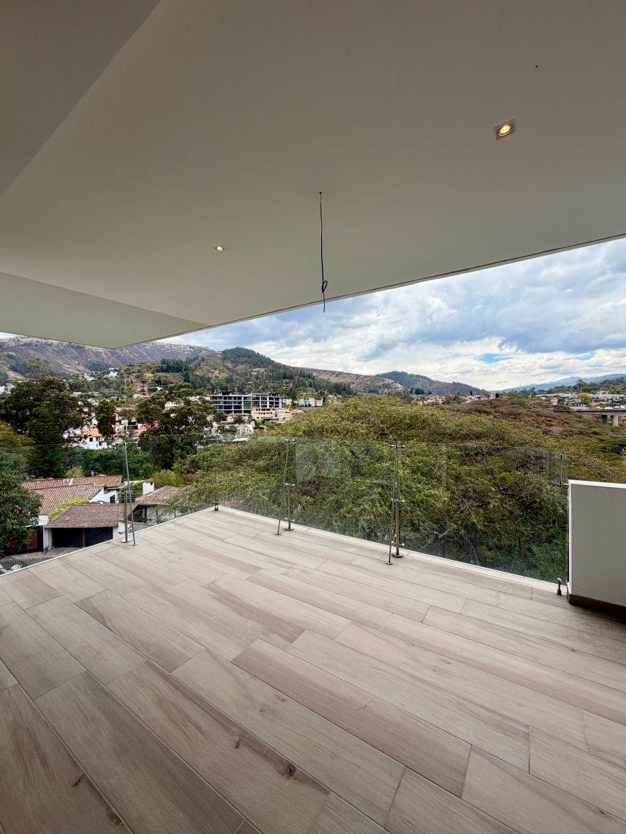 Departamento de 3 Habitaciones con Balcón - en Venta - Cumbayá - 146 m² — imagen 6
