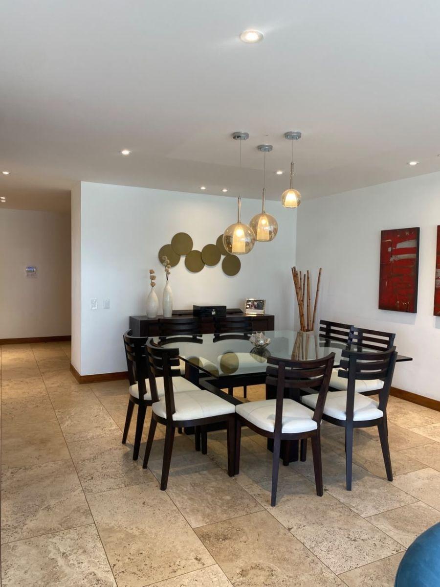 Departamento de 196 m² con 3 Dorm. en Venta en Cumbayá con Jardín — imagen 8