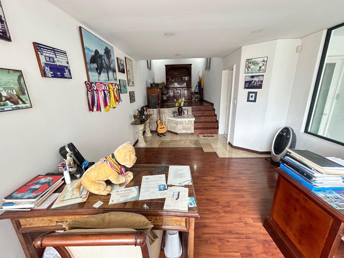 Venta El Bosque Elegante Amplia Casa Cuatro Dorm. Terraza Vista — imagen 4