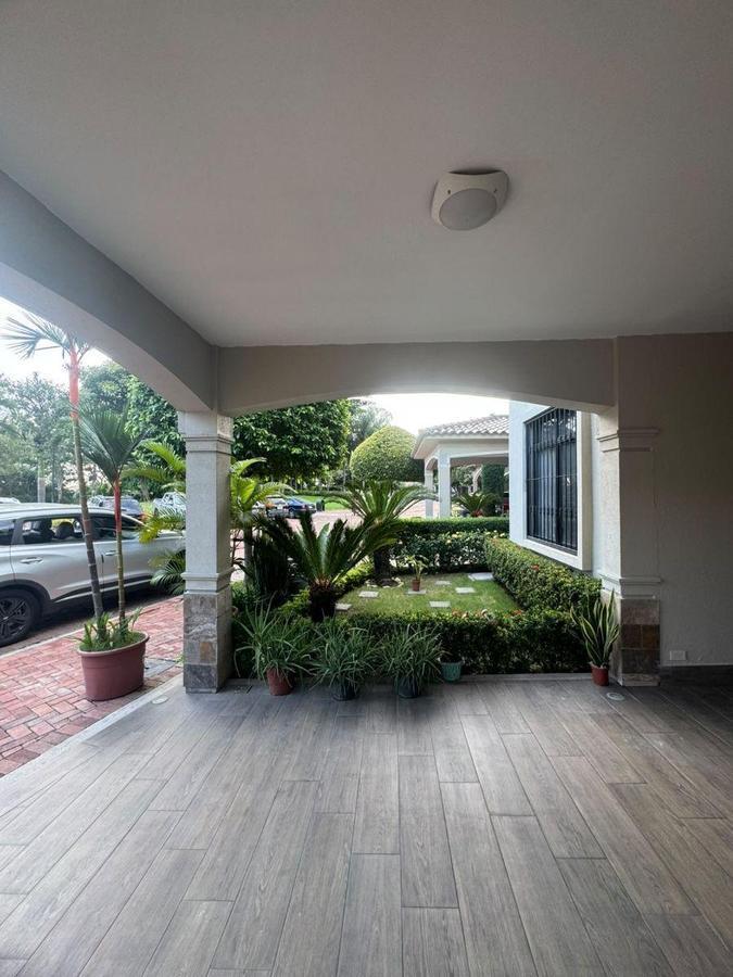 Casa en Venta en Bosques de La Costa, Amplio Patio y Exelentes Acabado, Guayas — imagen 9