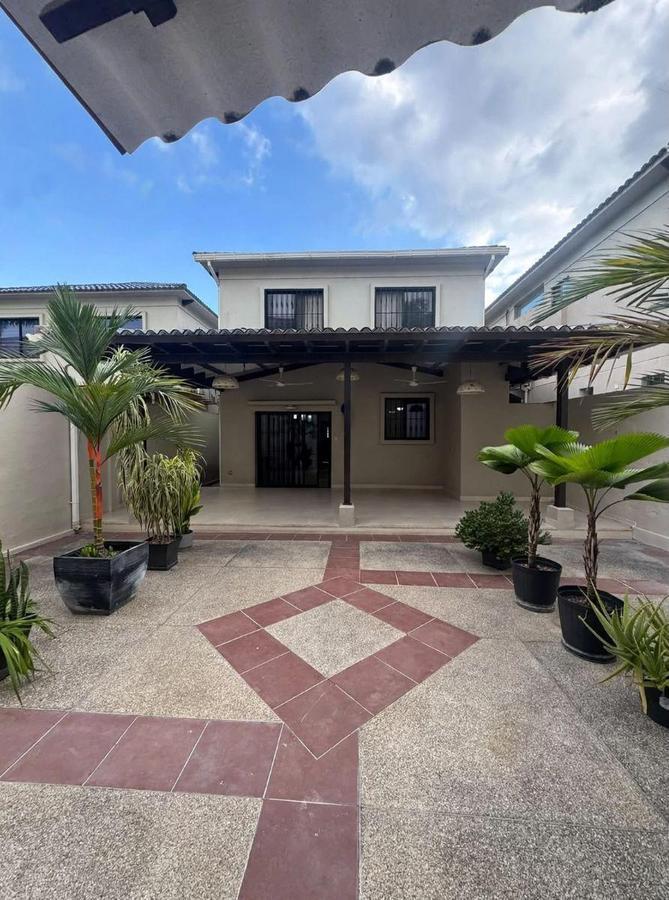 Casa en Venta en Bosques de La Costa, Amplio Patio y Exelentes Acabado, Guayas — imagen 7