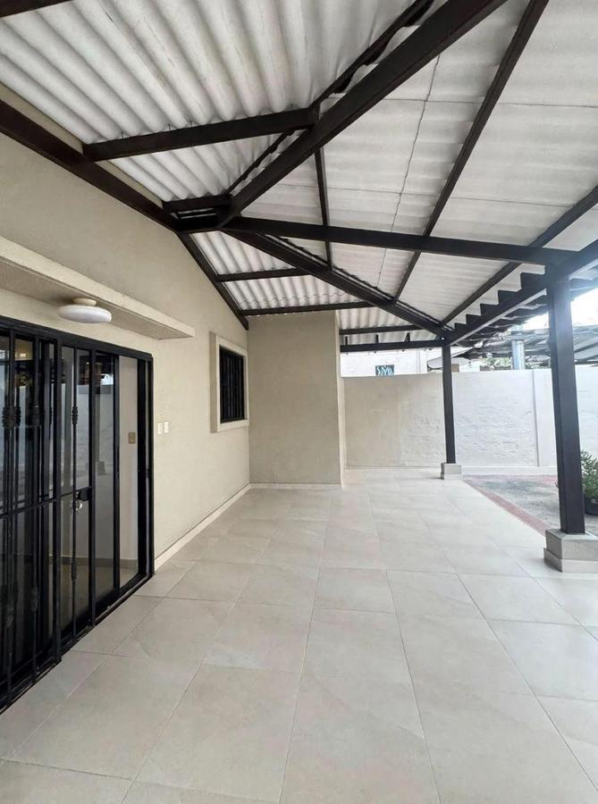 Casa en Venta en Bosques de La Costa, Amplio Patio y Exelentes Acabado, Guayas — imagen 4
