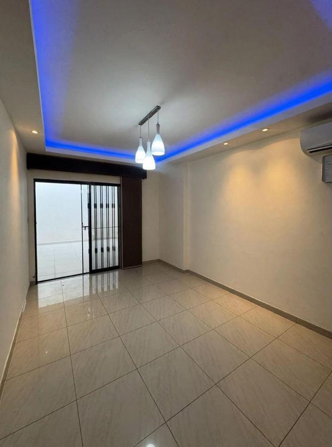 Casa en Venta en Bosques de La Costa, Amplio Patio y Exelentes Acabado, Guayas — imagen 3