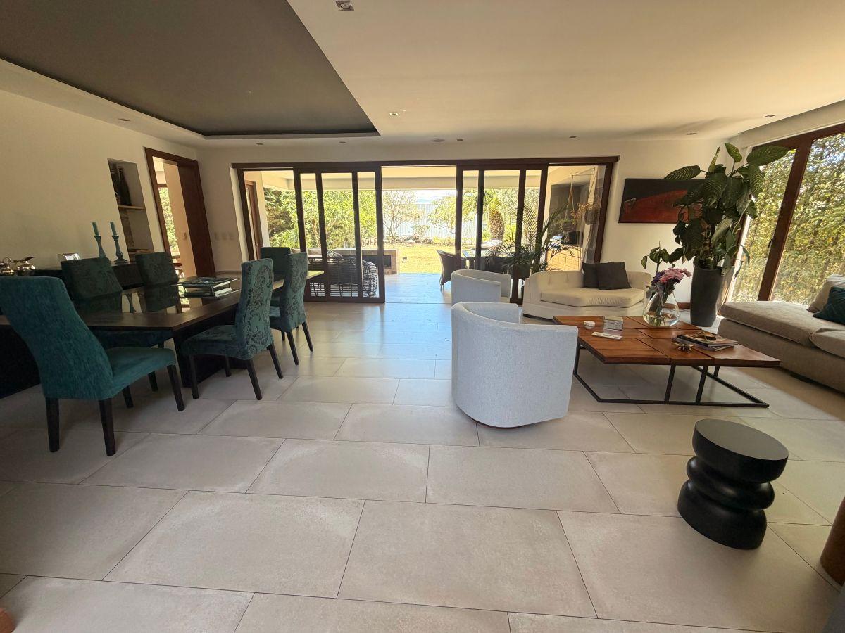 Vendo o Rento Espectacular Casa, Lujo Moderna, Terreno 770 m², Construcción 305 m² Nayón Urbanización — imagen 8