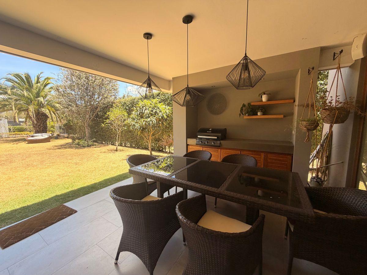Vendo o Rento Espectacular Casa, Lujo Moderna, Terreno 770 m², Construcción 305 m² Nayón Urbanización — imagen 3