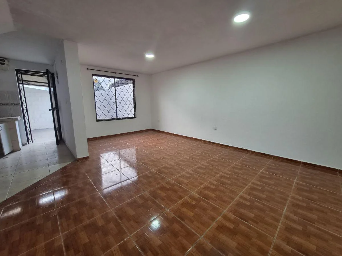 Casa en Venta – Av Atahualpa, Ibarra, Imbabura — imagen 3