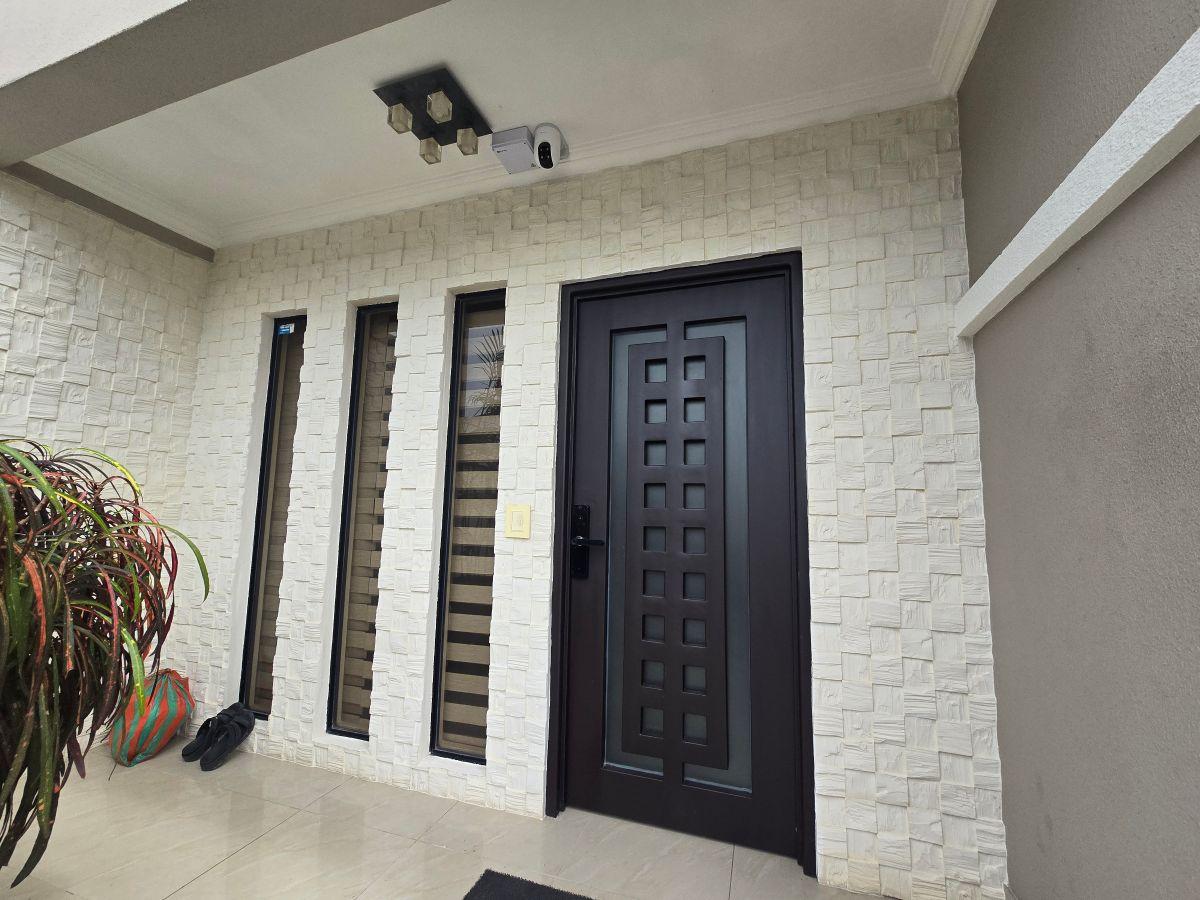 Venta de Hermosa y Remodelada Casa en Villa Club, Guayas — imagen 10