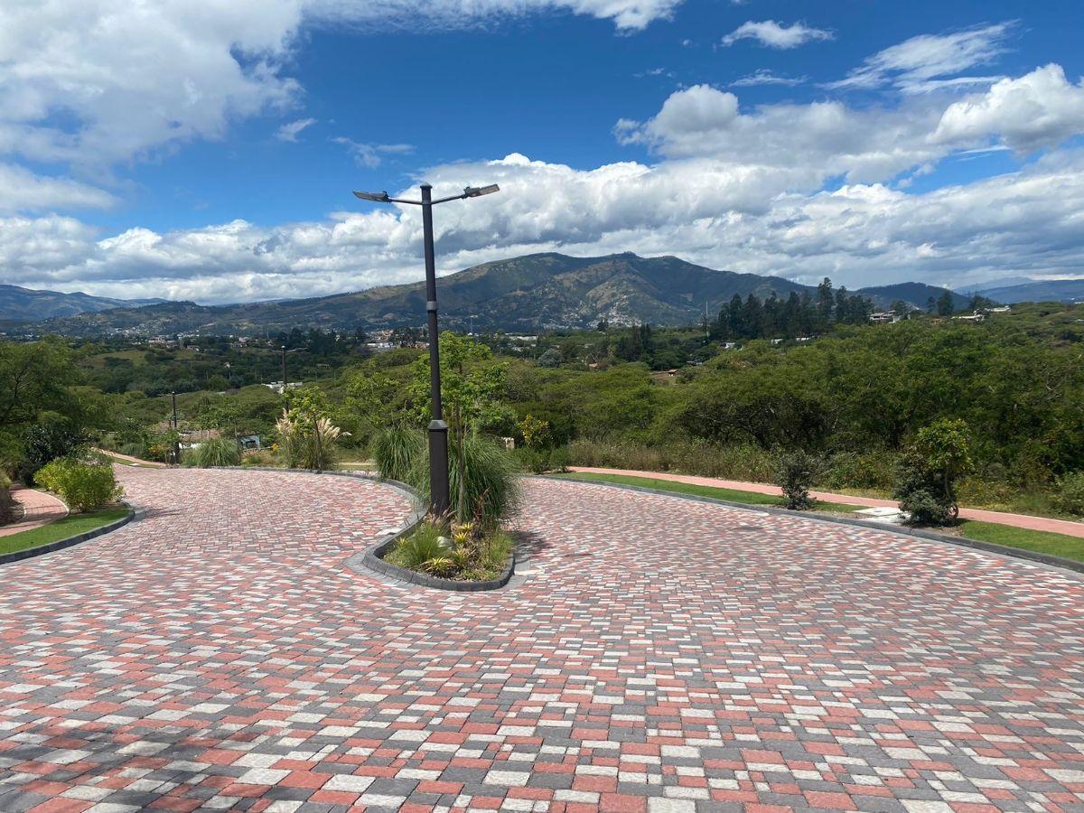 Vendo Lote en Tumbaco Urbanización de Lujo, Precio de Oportunidadad — imagen 8