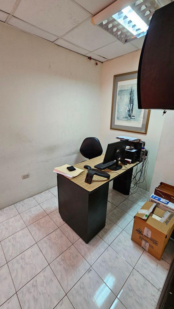 Oficina en Venta, Edificio Torres de La Merced, Centro de Guayaquil. Guayas — imagen 9
