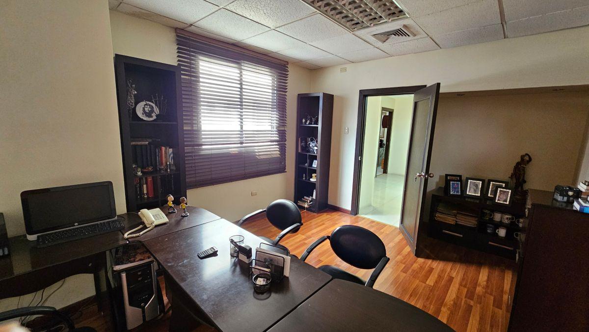 Oficina en Venta, Edificio Torres de La Merced, Centro de Guayaquil. Guayas — imagen 8