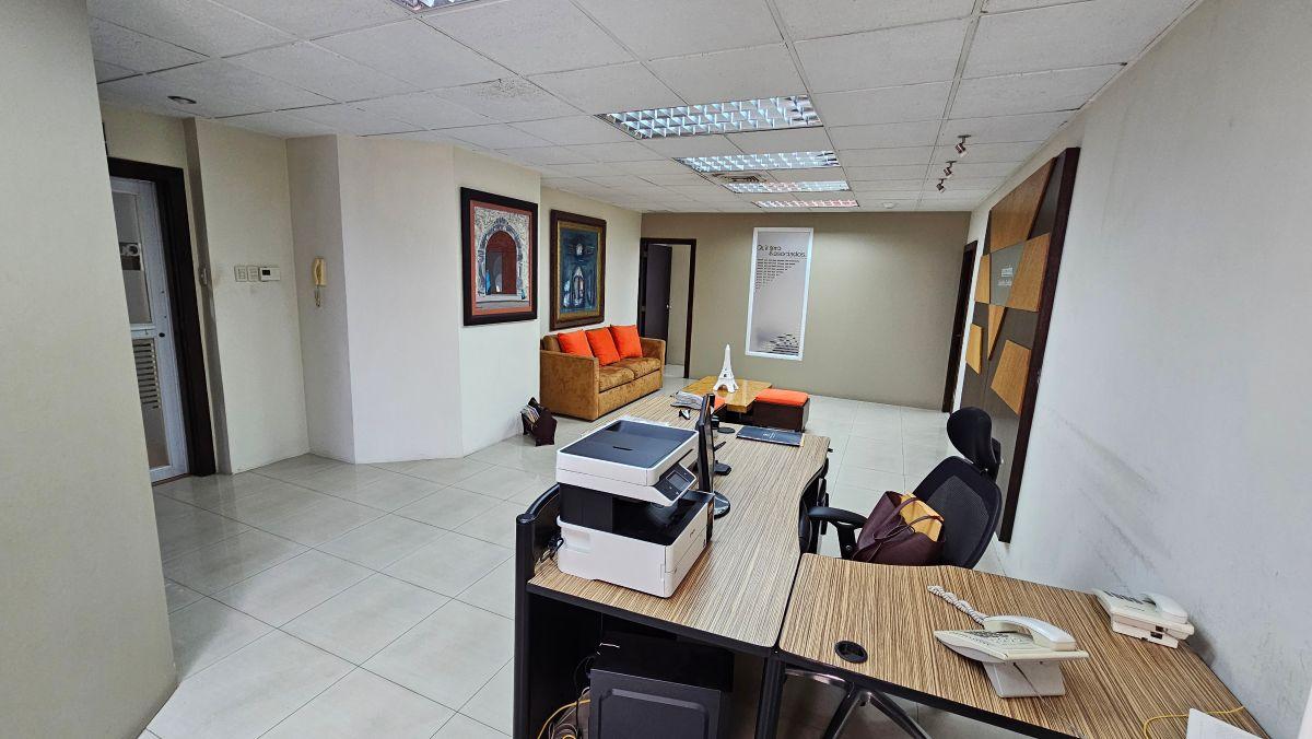 Oficina en Venta, Edificio Torres de La Merced, Centro de Guayaquil. Guayas — imagen 7