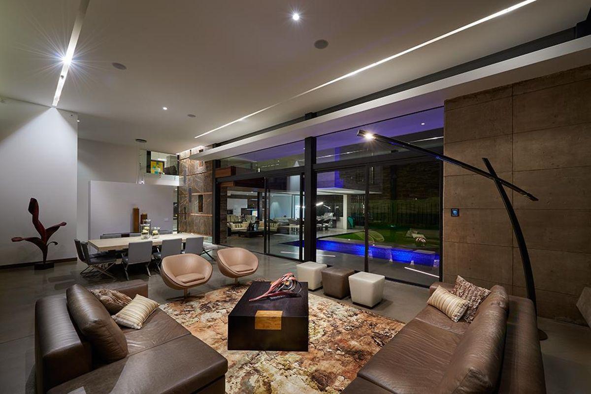 Casa de Lujo en Cumbaya en Una Urbanización Aaa — imagen 3