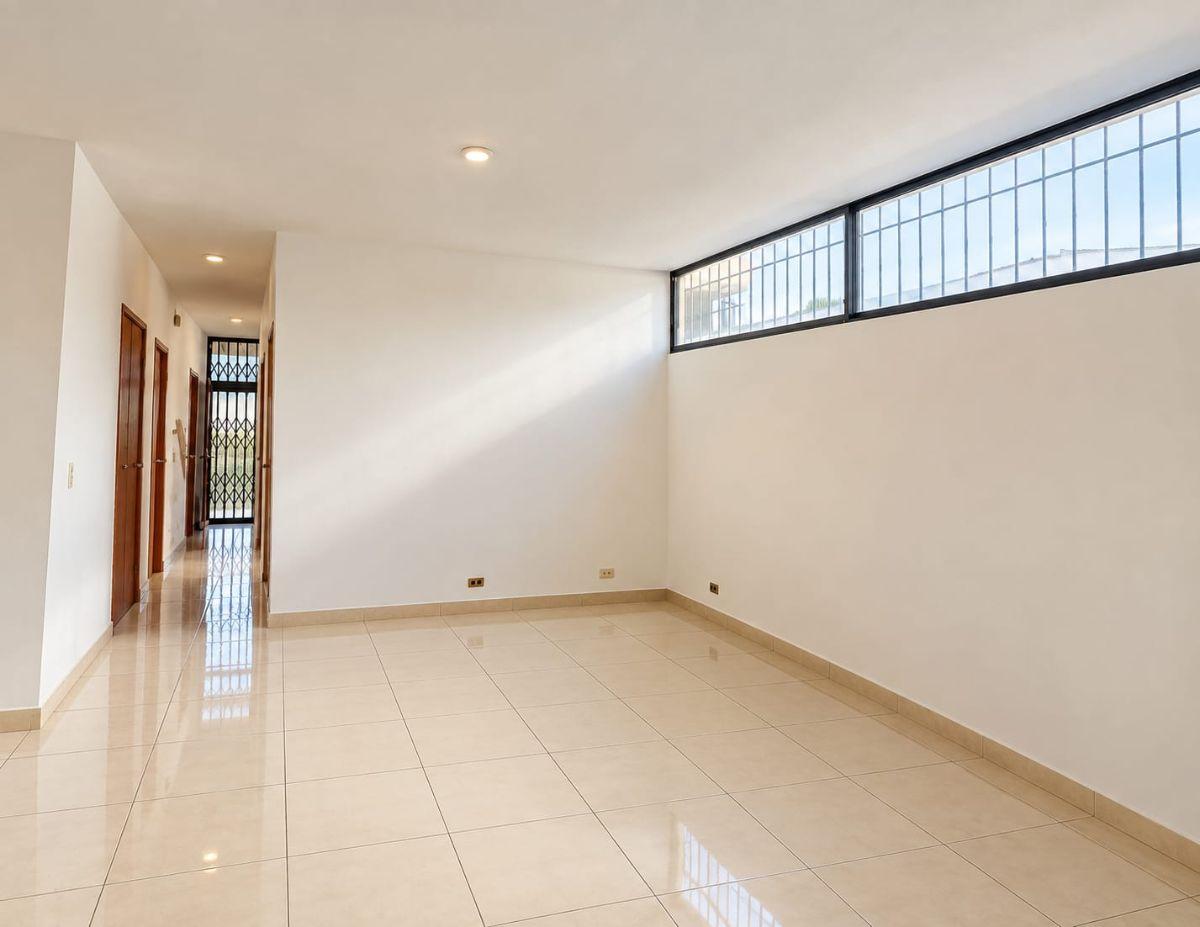 Edificio Multifamiliar Rentera de 3 Pisos Mas Terraza en La Cumbre Ceibos de 600 m², Guayas — imagen 7