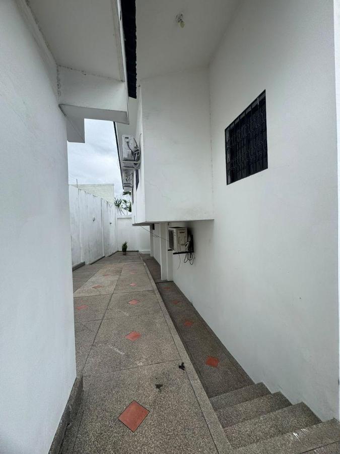 Casa de Venta en Los Parques – 4 Dorm., Piscina y Suite Independiente, Guayas — imagen 6