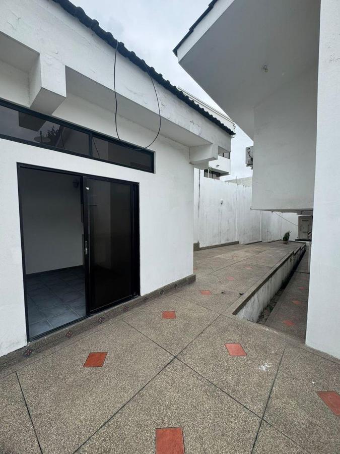 Casa de Venta en Los Parques – 4 Dorm., Piscina y Suite Independiente, Guayas — imagen 5
