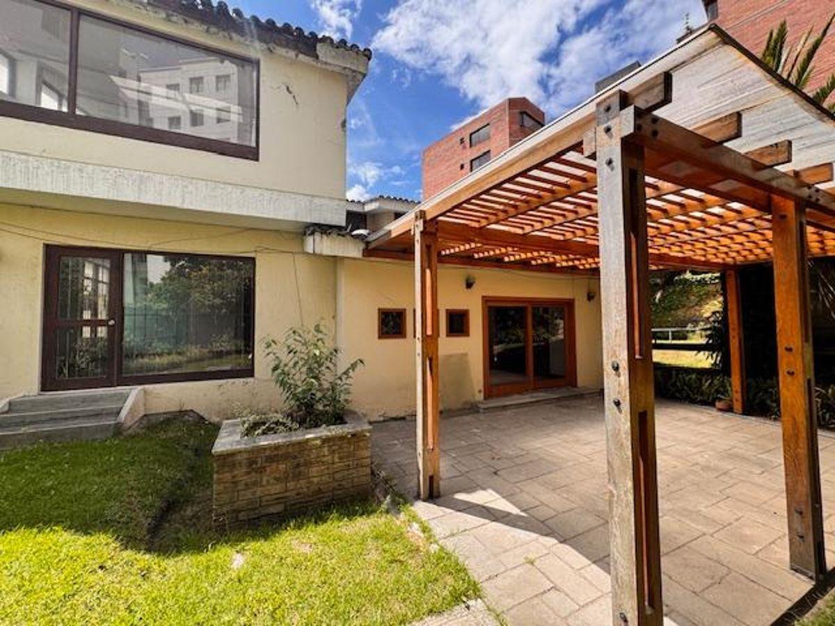 Vendo Propiedad con Excelente Ubicación Sector de La Whymper — imagen 7